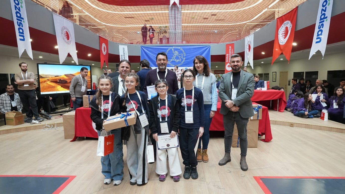 EN HAFİF ODTÜ GVO Danışmanlığında Manisa Özel Ülkem Ortaokulu Team 45 Takımı